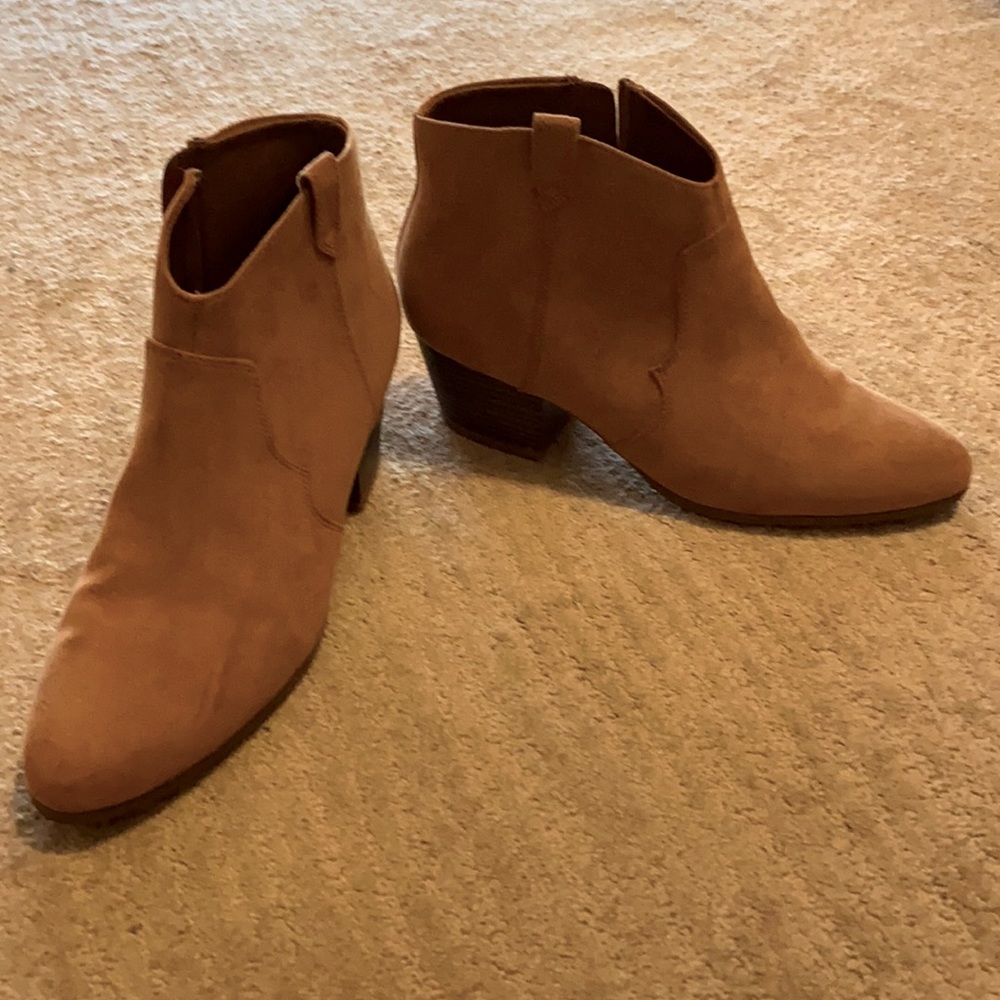 Western style ankle boot